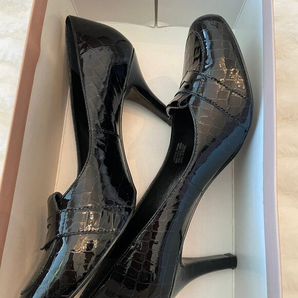 pumps - Picture 1 of 5